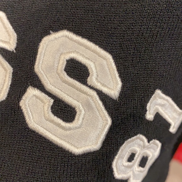 NWOT Guess Zip Up Logo Hoodie - Picture 5 of 8